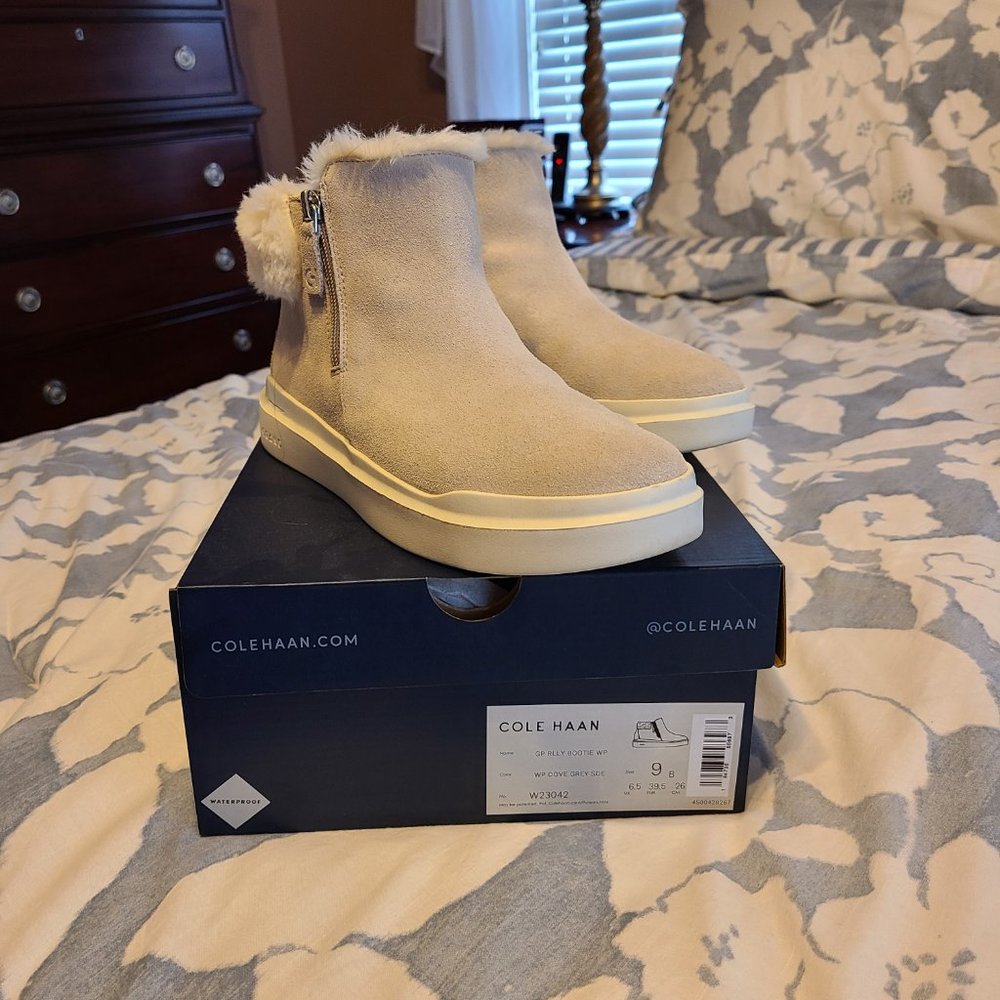 Cole Haan Cream color fur lined booties size 9
